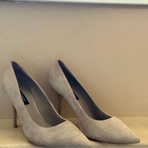 Elegant Beige Women's Pumps